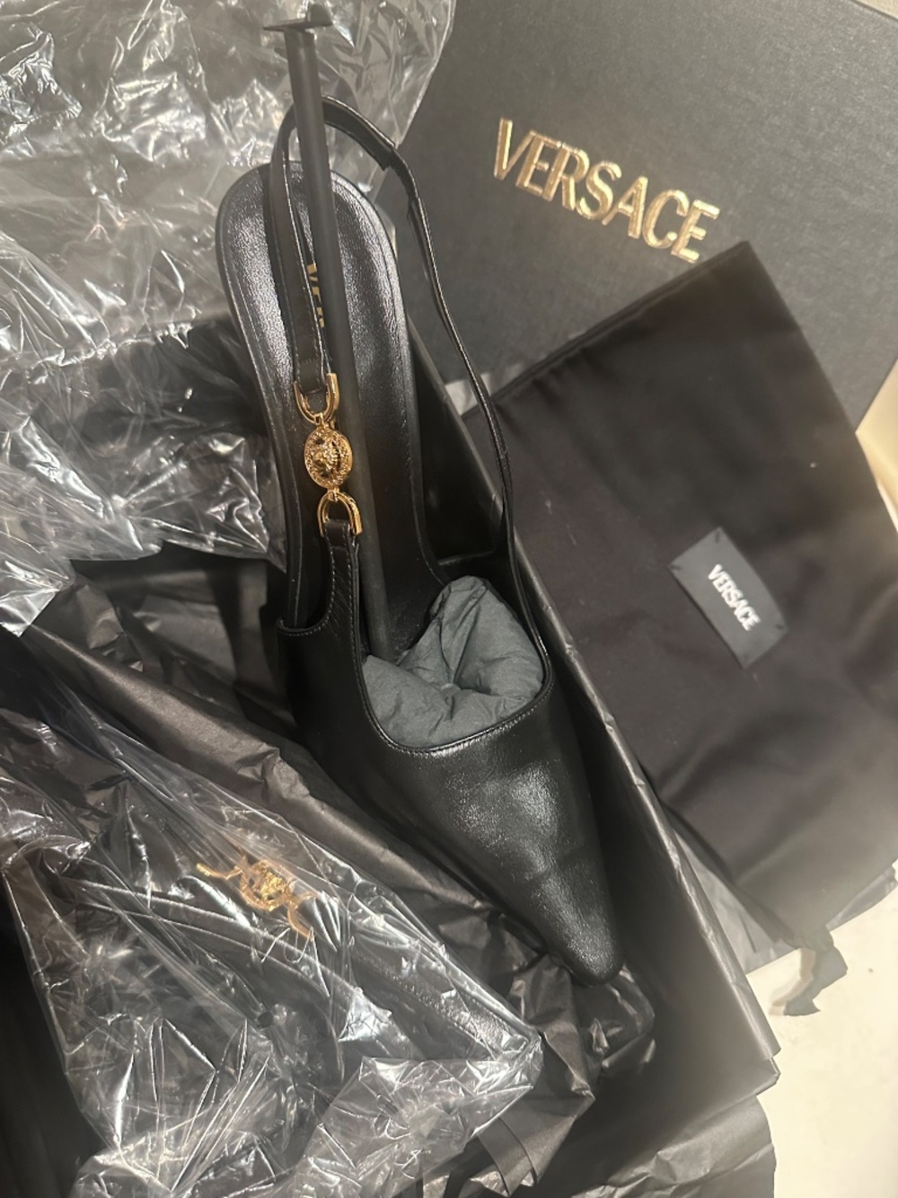 Versace shoes - Picture 2 of 2
